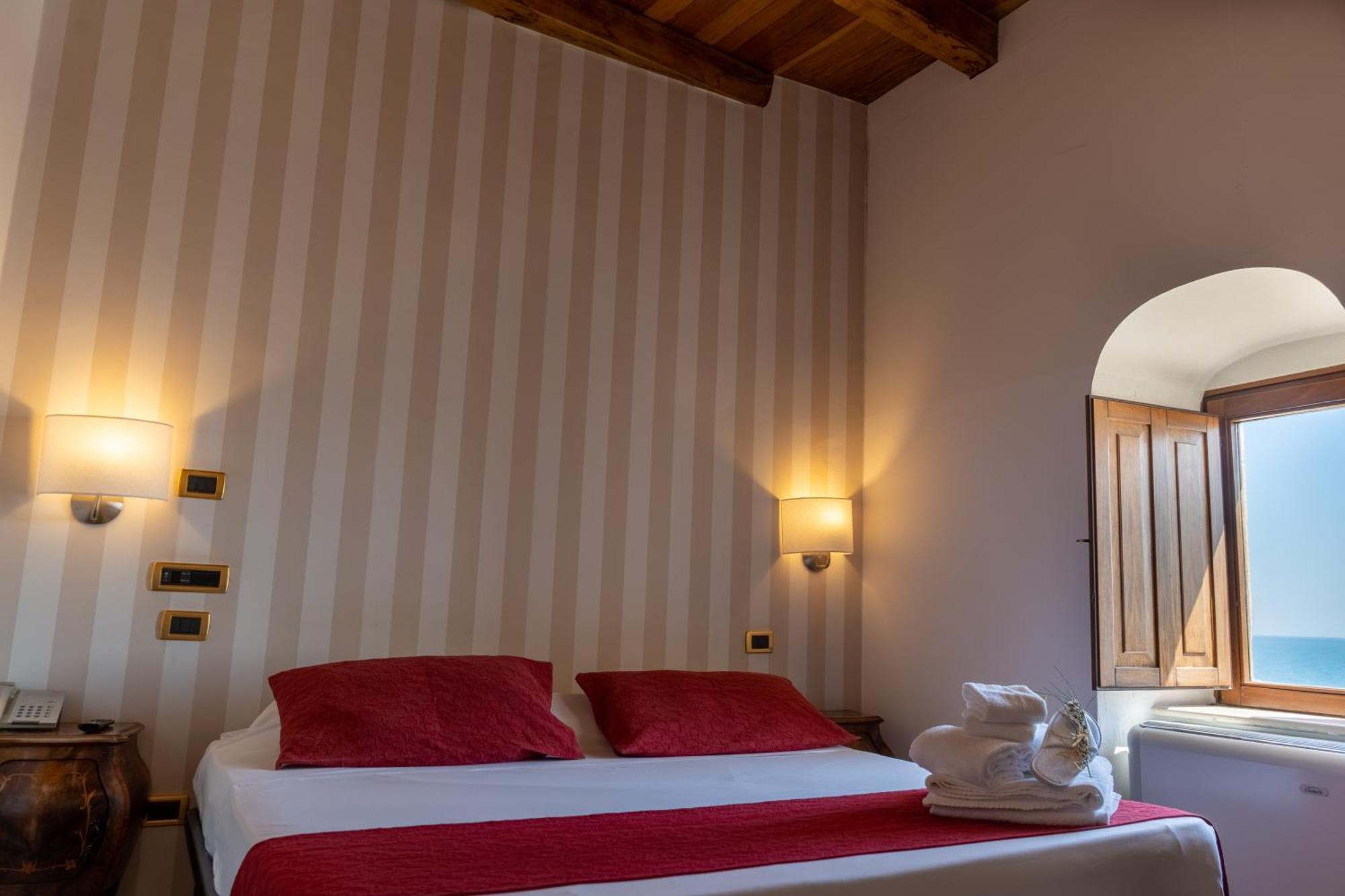 S. Martin Hotel 4*